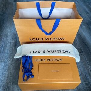 LOUIS VUITTON Authentic Extra Large Shopping Bag, Gift Box, Dust Bag, Ribbon,etc